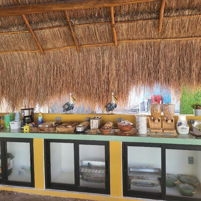 Pelican Inn At Las Dunas Челем Екстер'єр фото